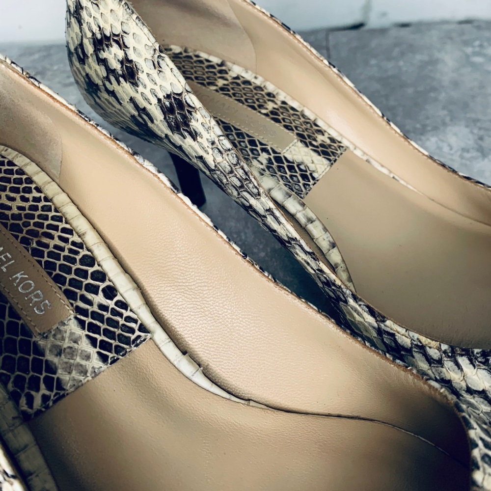 COPY - Michael Kors Trisha Gen. Snake Skin Kitten Heel - Picture 3 of 8